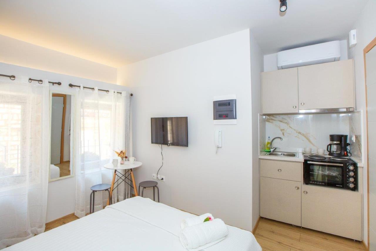 Οniro Comfort Living Янина Екстериор снимка